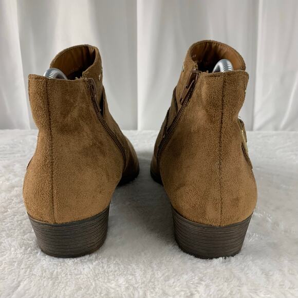 a.n.a Alford Women's Studded Faux Suede Ankle Boots Size 8 - Picture 4 of 10